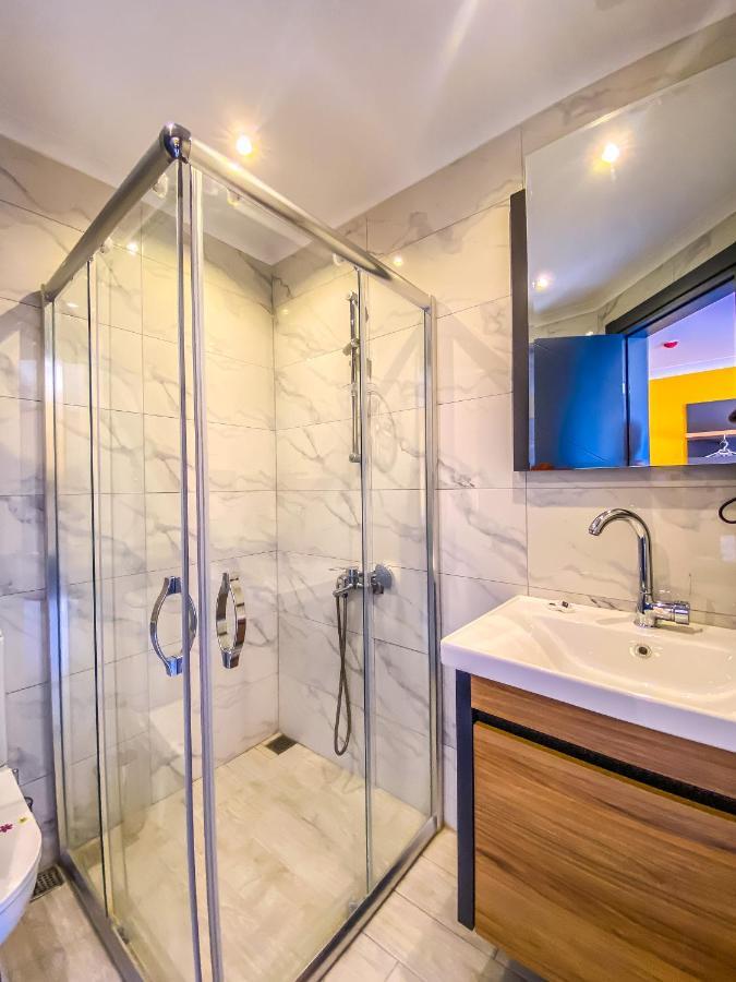 Roy Otel Akcay Luaran gambar