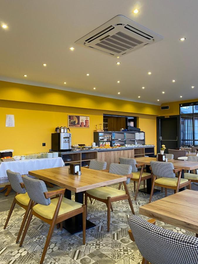Roy Otel Akcay Luaran gambar